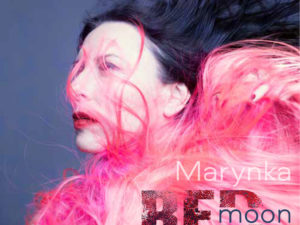 Marynka maakt “soundtrack for selfcare” getiteld ‘Red Moon’; hoopgevende muziek voor bange tijden