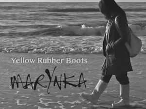 Marynka neemt je mee op een wandeling langs de Noordzeekust met nieuwe single ‘Yellow Rubber Boots’   
