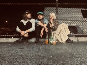 Dreampop trio ViVii is terug met nieuwe single ‘Summer Of 99’